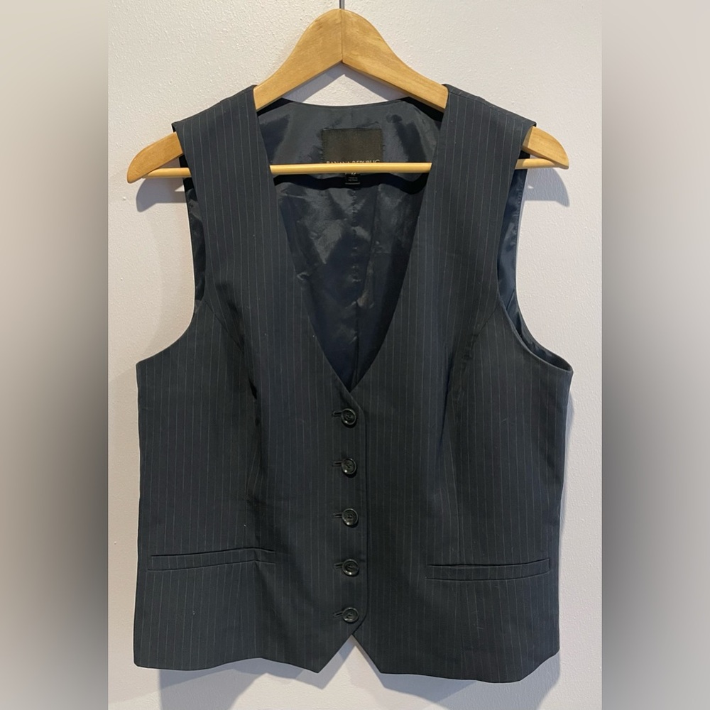 Banana Republic Woman’s vest sz 12